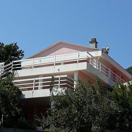 Apartments Jovanic With 2 Bedrooms Сутоморе Экстерьер фото