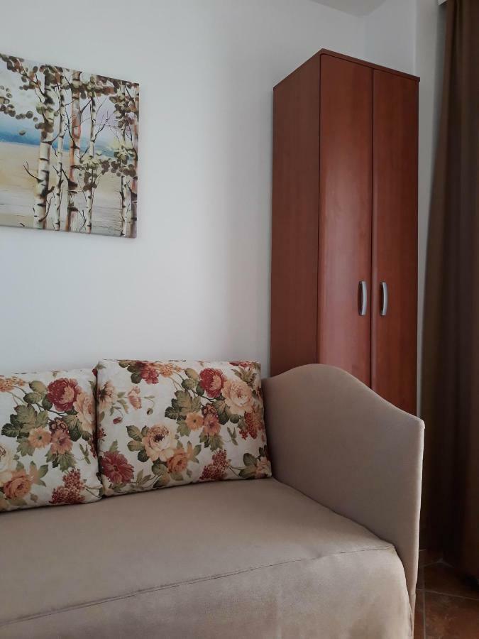 Apartments Jovanic With 2 Bedrooms Сутоморе Экстерьер фото