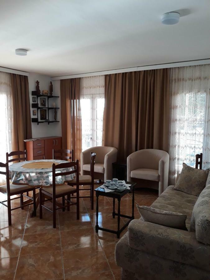 Apartments Jovanic With 2 Bedrooms Сутоморе Экстерьер фото