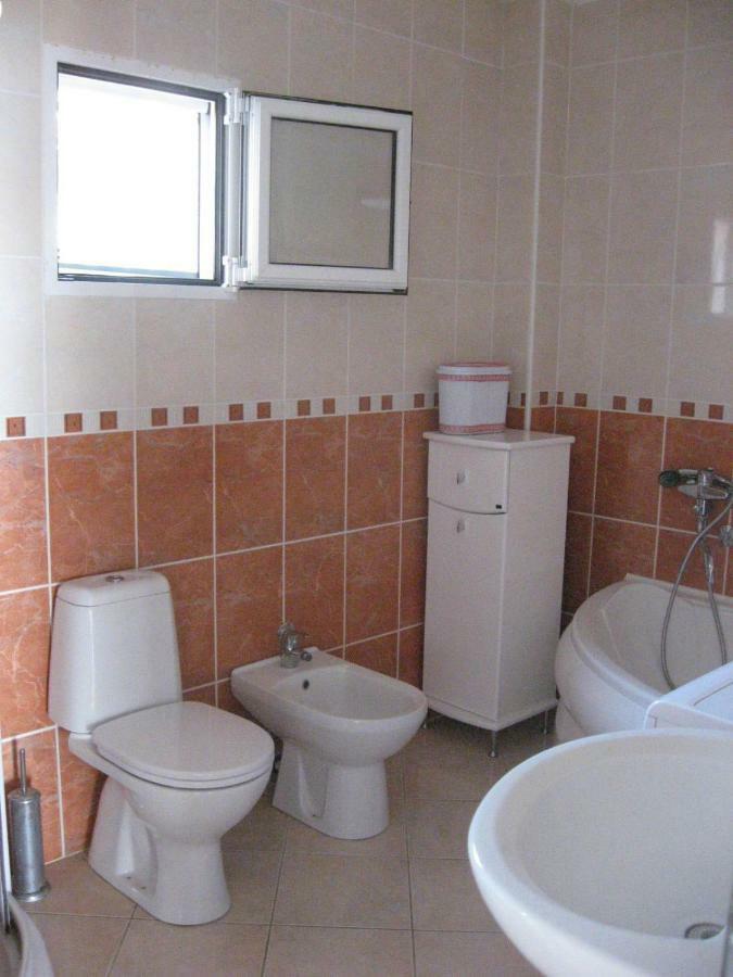 Apartments Jovanic With 2 Bedrooms Сутоморе Экстерьер фото