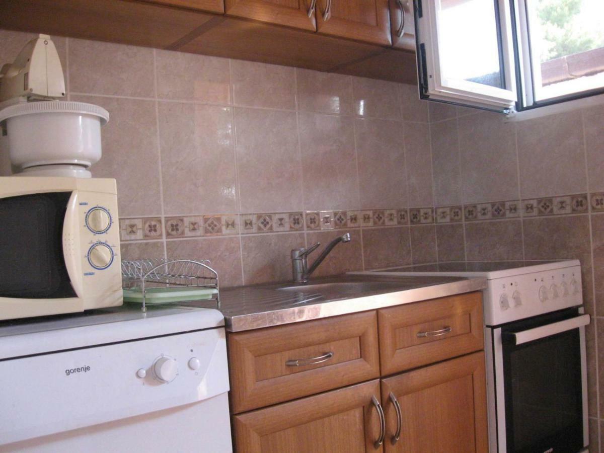 Apartments Jovanic With 2 Bedrooms Сутоморе Экстерьер фото
