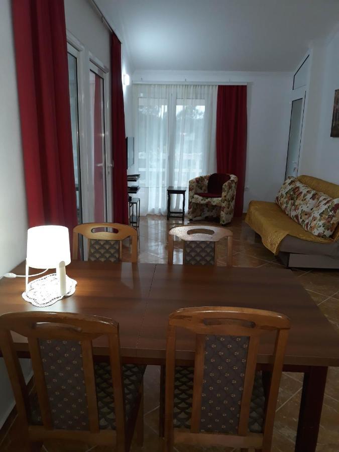Apartments Jovanic With 2 Bedrooms Сутоморе Экстерьер фото