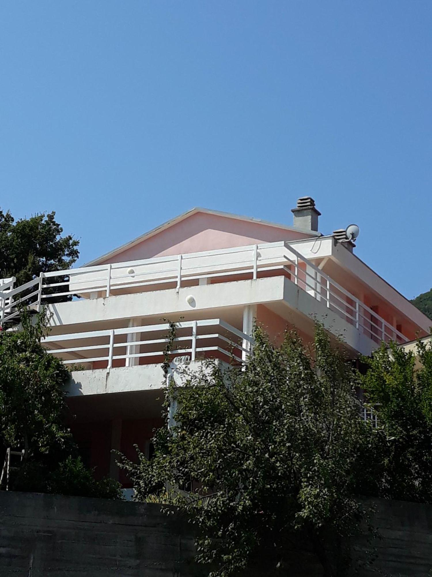 Apartments Jovanic With 2 Bedrooms Сутоморе Экстерьер фото